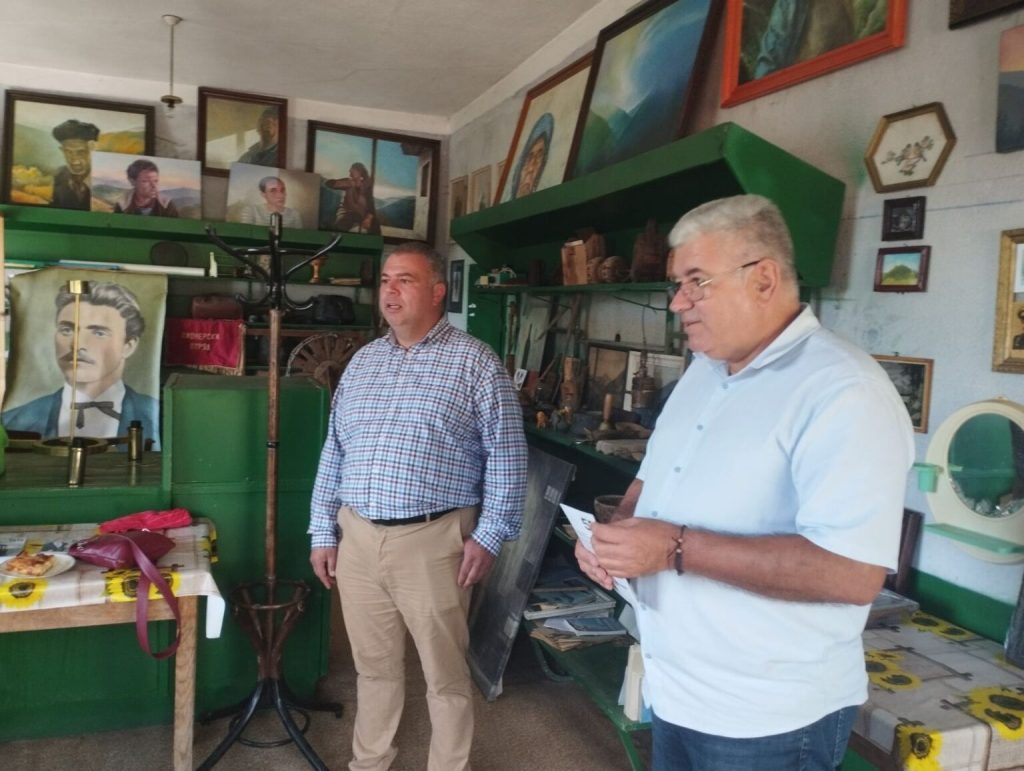 Без път и с липса на комуникация живеят в село&nbsp;Кремене